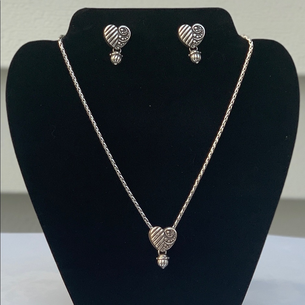 Jewelry- earring and necklace set